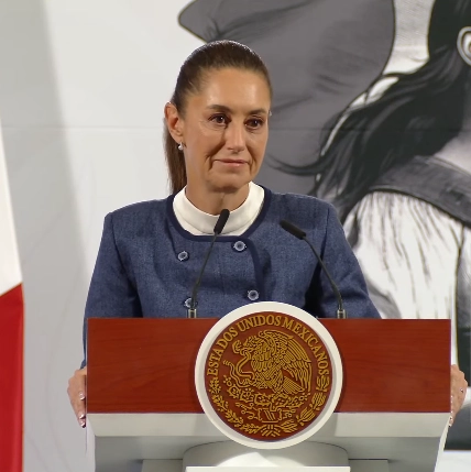 La presidenta Claudia Sheinbaum, durante su conferencia desde Palacio Nacional. Imagen tomada de la transmisión en vivo 