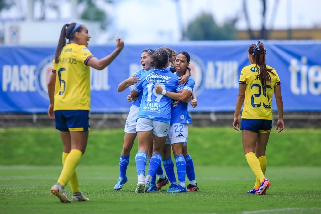 La capitana Dalia Molina, realizó  los dos goles en los minutos 15 y 87. Foto Twitter @CruzAzul
