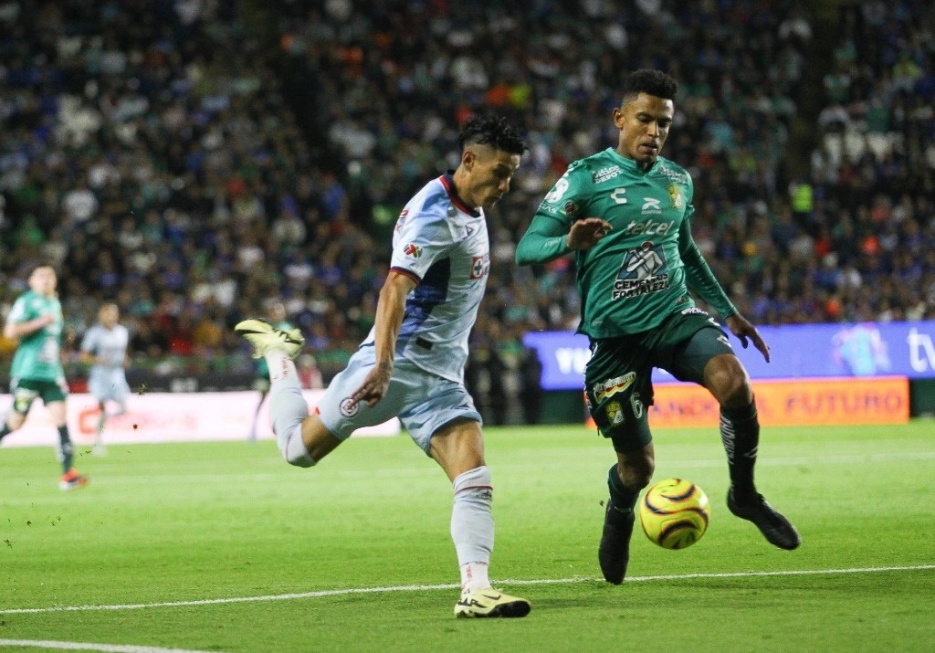 Con este resultado, el Cruz Azul, dirigido por Martín Anselmi, llegó a 19 puntos y se mantuvo como líder. Foto Cuartoscuro.