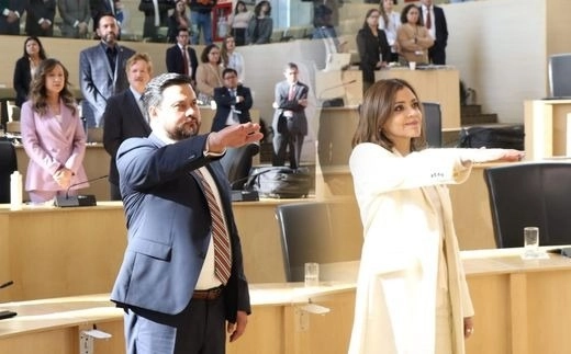 En sesión ordinaria, rindieron protesta ante el Pleno del Congreso local Arcelia María González González como secretaria de la Honestidad, y Christian Javier Cruz Villegas, como magistrado del Poder Judicial. Foto Congresogto.gob.mx