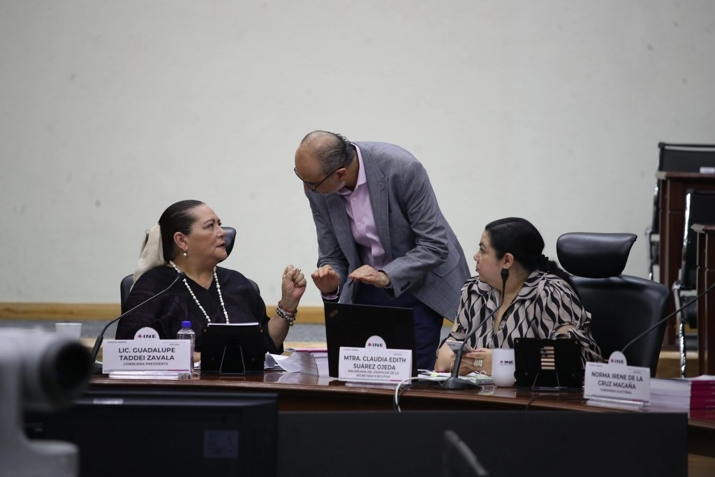 La sesión también sirvió para que Morena hiciera sus denuncias contra el gobierno de Enrique Alfaro en Jalisco. Foto Yazmín Ortega Cortés