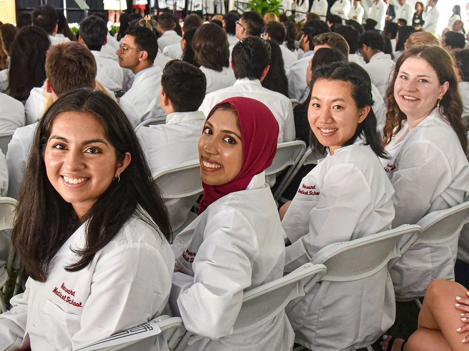 Estudiantes graduadas de la Escuela de Medicina de Harvard. Foto