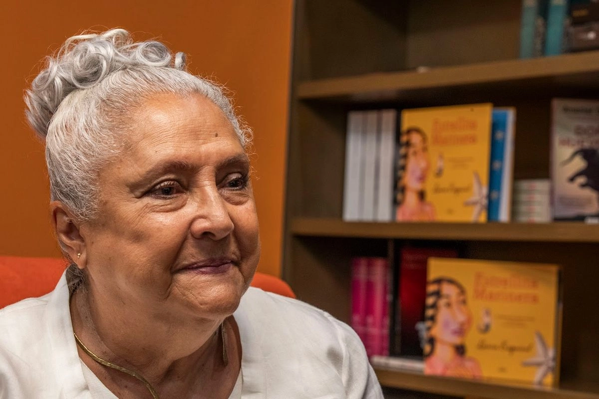 La escritora Laura Esquivel enfatizó la urgencia de preservar la imaginación frente a la tecnología que limita la creativad. Foto