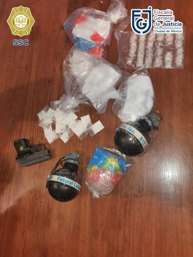 Además de los detenidos, durante el cateo se encontraron diferentes sustancias ilegales en distintas dosis. Foto FGJ