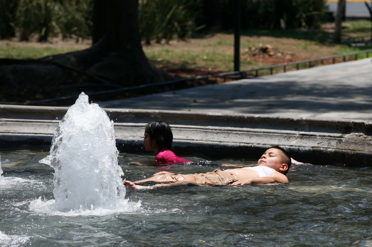 La tercera ola de calor que recorre el territorio nacional mantendrá temperaturas de 40 a 45 grados en al menos 16 entidades. Foto José Antonio López