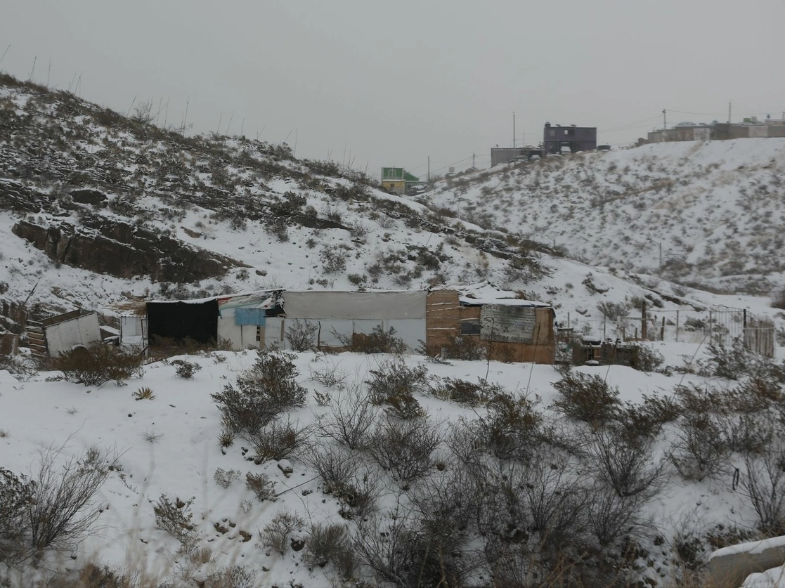 Vivienda cubierta de nieve en Ciudad Juárez, Chihuahua, el pasado 14 de febrero de 2021. Foto Xinhua