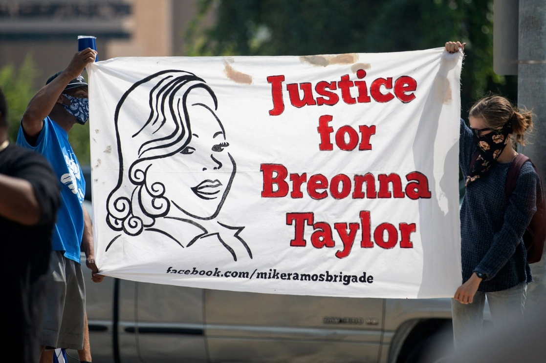 Breonna Taylor, afrodescendiente asesinada en Louisville, Kentucky, durante un allanamiento policial en marzo de 2020. Foto Afp