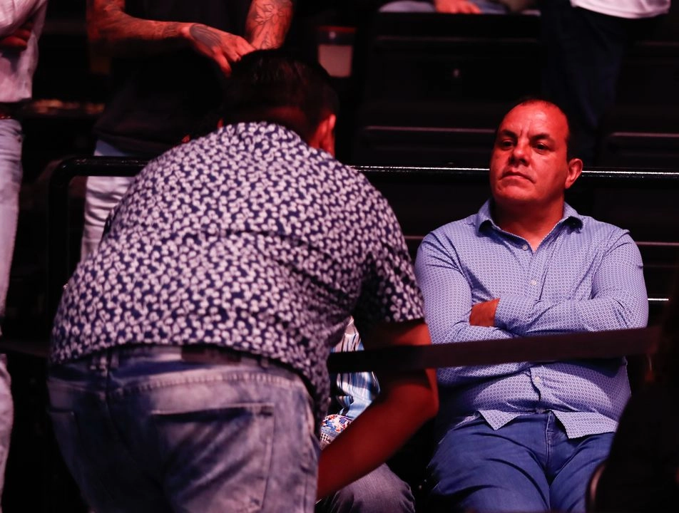 El pleno de la Cámara de Diputados - en una alianza entre las bancada de Morena y el Partido Revolucionario Institucional- determinó el martes desechar la solicitud de desafuero en contra de Cuauhtémoc Blanco, quien también fue gobernador de Morelos. La decisión se aprobó con 291 votos a favor, 158 en contra y 12 abstenciones. Foto
 