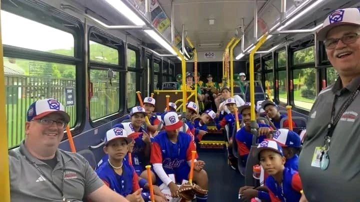 Los peloteritos de Santa Clara (centro de Cuba) se plantaron ante un duro pitcheo de su adversario en el terreno. Foto Facebook Santa Clara Deportiva