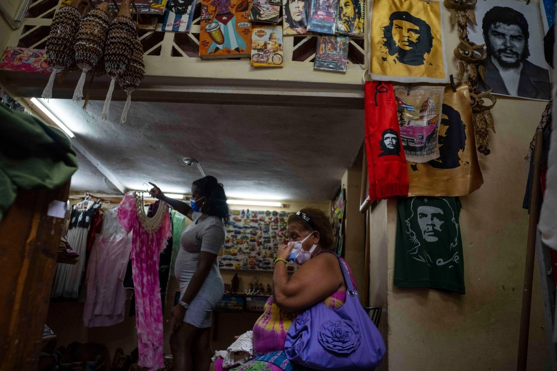 Cuba, que enfrenta un fuerte rebrote de contagios desde hace dos meses. Foto Ap