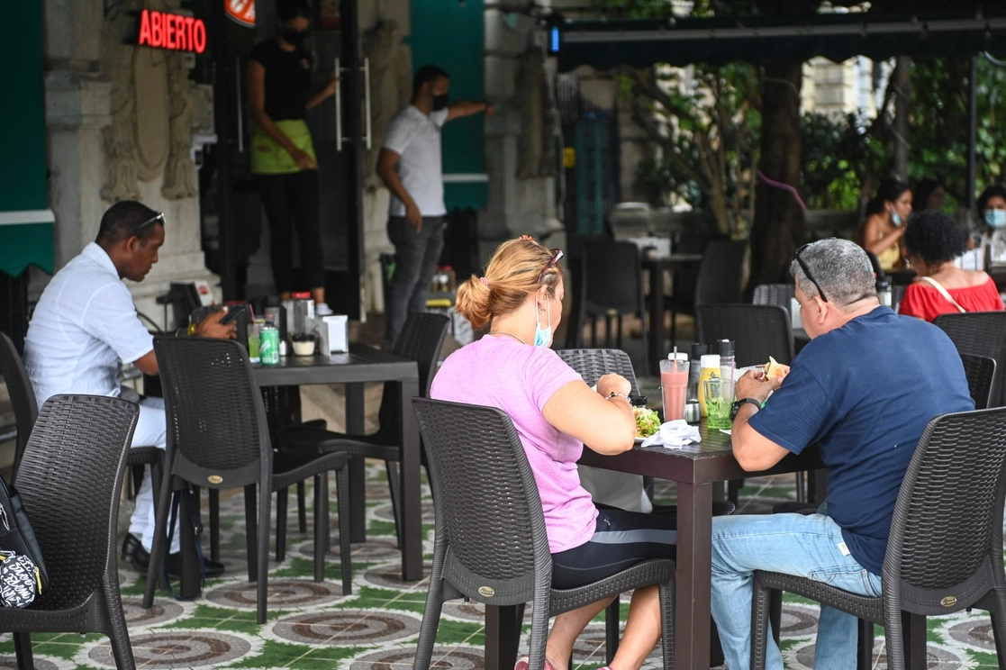Reapertura de un negocio en La Habana, el pasado 24 de septiembre. Foto Afp 