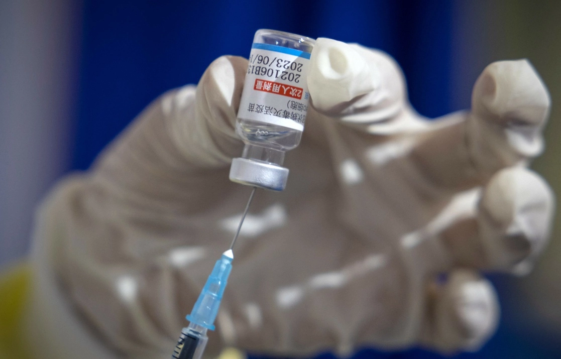 La Organización Mundial de la Salud dio la aprobación de emergencia a Sinopharm en mayo. Foto Afp / Archivo