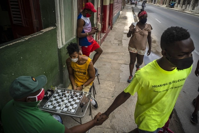 En Cuba, 792 mil 400 personas trabajan en el sector agropecurio, que es el de mayor presencia en el país. Foto Ap