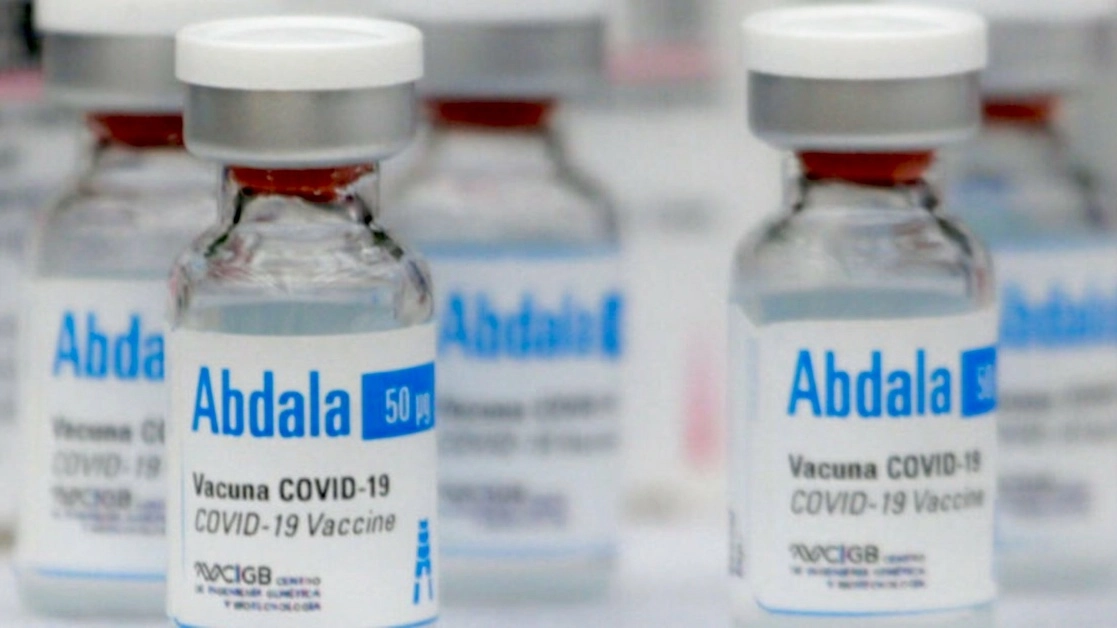 El esquema completo de Abdala y Soberana 02, biológicos contra el Covid-19 desarrollados por Cuba requiere de tres dosis. Foto Tomada del Twitter @DiazCanelB