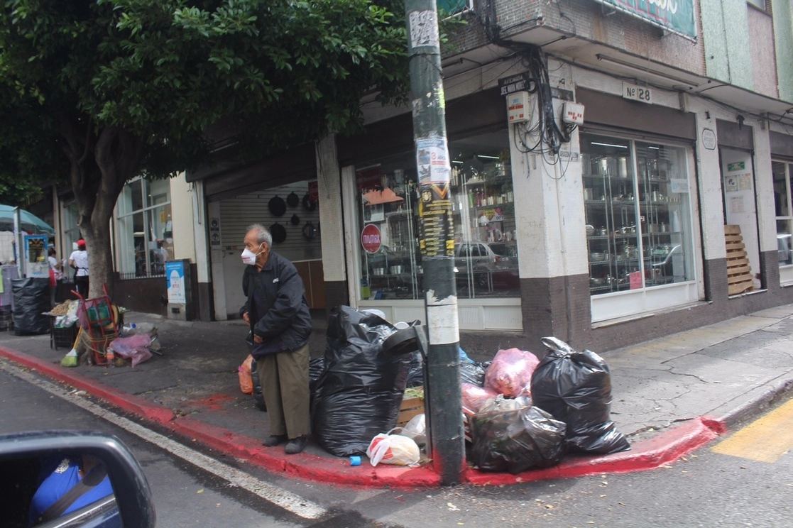 Los servicios de recolección de basura pararon de manera parcial en la ciudad porque el ayuntamiento no ha pagado. Foto Rubicela Morelos / Archivo 