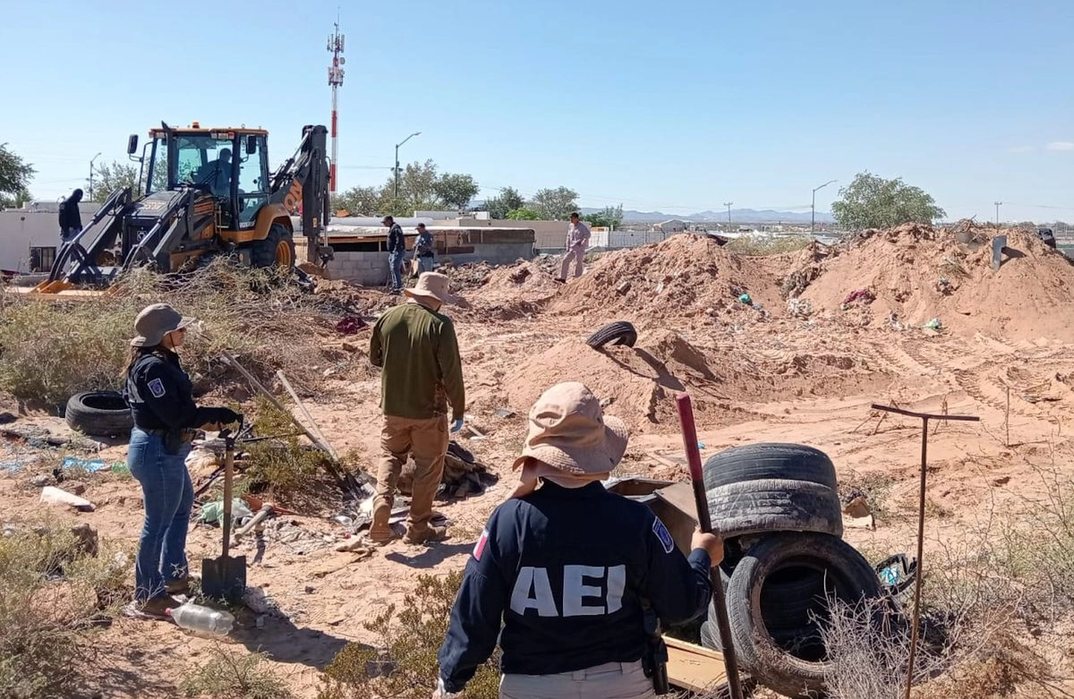 El colectivo Paso del Norte señaló que estas excavaciones las debe realizar una persona arqueóloga forense para que realice el correcto procesamiento del sitio. Foto
