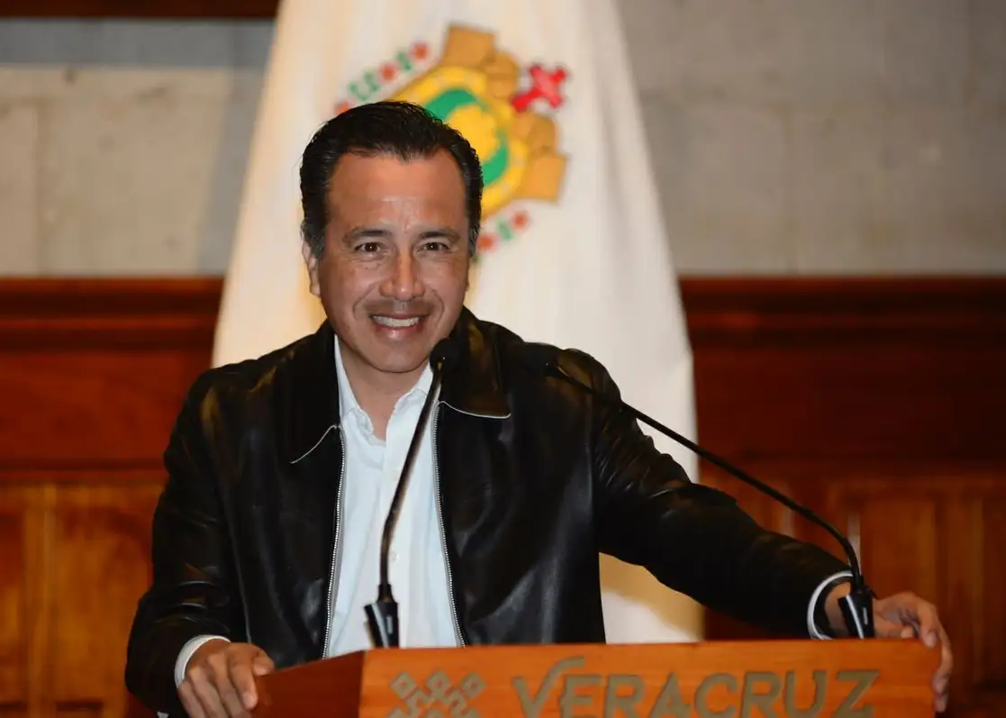 El gobernador Cuitláhuac García Jiménez calificó como un grupo “casi golpista” a la comisión especial en el Senado que investiga las presuntas violaciones al estado de derecho en Veracruz. Foto  Sergio Hernández