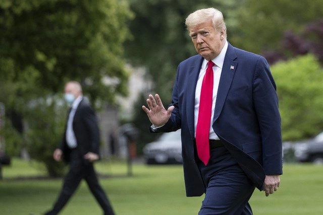 "Ahora que nuestro país está en transición para volver hacia la grandeza, estoy considerando reprogramar el G-7 para la misma fecha o una similar en Washington, en el legendario Camp David", afirmó Trump. Foto Ap