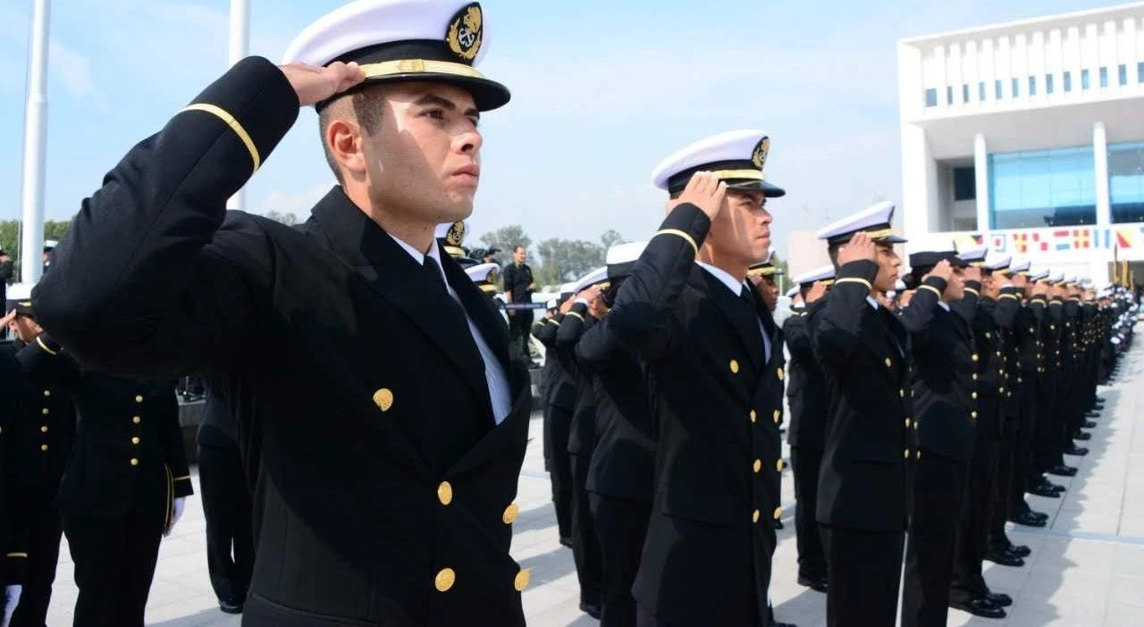 El almirante Morales Ángeles escribió en su cuenta de "X": celebro con orgullo 128 años de historia, tradición, vocación y servicio.