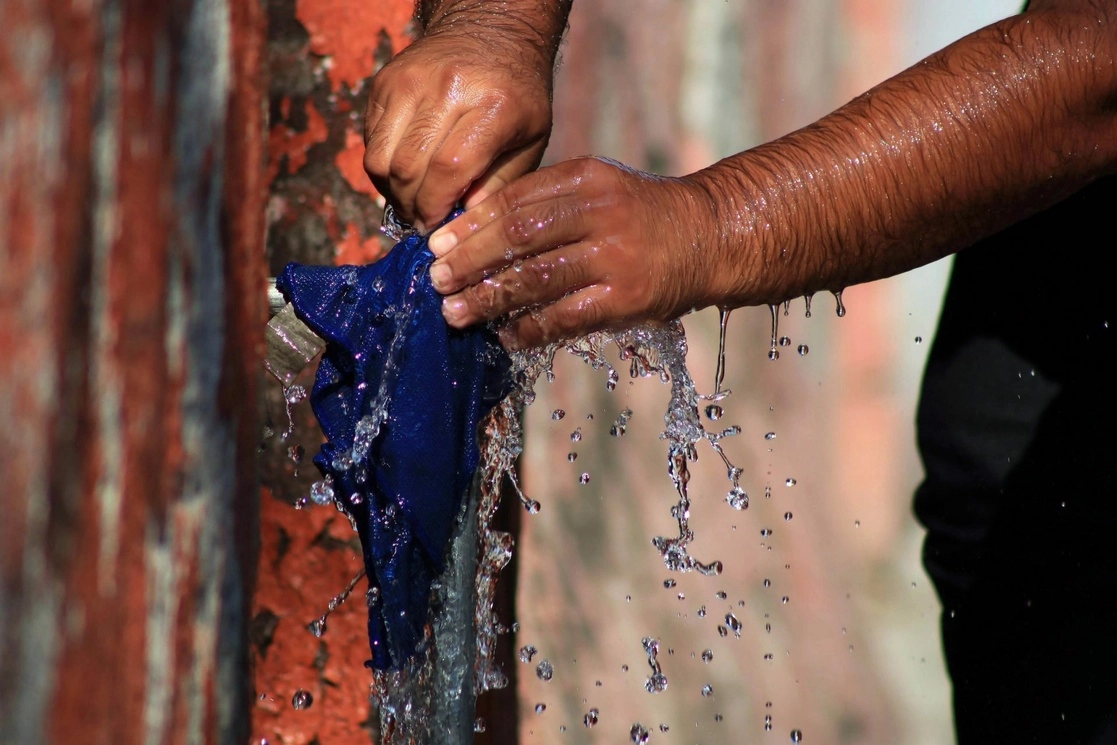 Vecinos de las colonias Tlatepexco, Nogales, Chamilpa, Buenavista, Margaritas y Maravillas, en Cuernavaca, Morelos, señalan que carecen del servicio de agua desde hace casi cuatro meses. Foto Cuartoscuro / Archivo