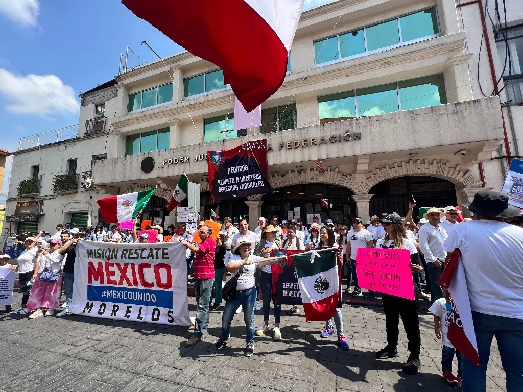 Trabajadores del PJF de Morelos marchan contra la extinción de fideicomisos, el 22 de octubre de 2023. Foto Rubicela Morelos