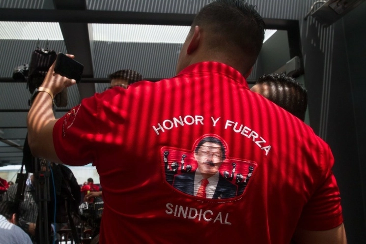 El Sindicato Nacional de Mineros cumplió ayer 89 años de vida y, pese a las "calumnias, injusticias y ataques" de los empresarios y políticos corruptos que pretendieron sin éxito aniquilarlo, esta organización gremial se ha consolidado como una de las más fuertes, dijo su dirigente nacional, Napoleón Gómez Urrutia. Foto Cuartoscuro / Archivo
