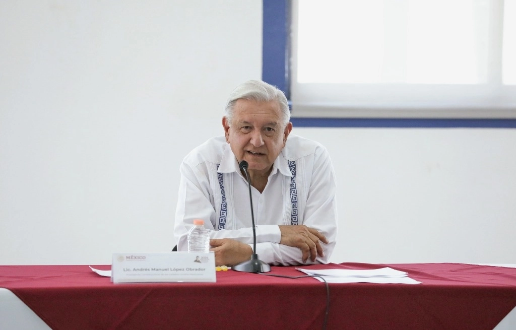 El presidente López Obrador al concluir su gira de salud por nueve estados en Acapulco, Guerrero. Foto X @lopezobrador_
