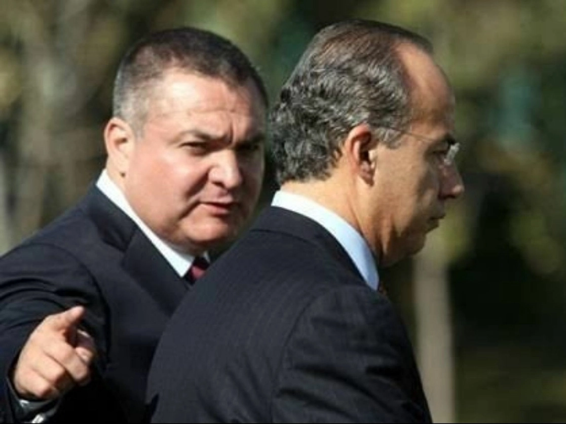 Genaro García Luna, ex secretario de Seguridad Pública, y el ex presidente Felipe Calderón. Foto José Antonio López / Archivo