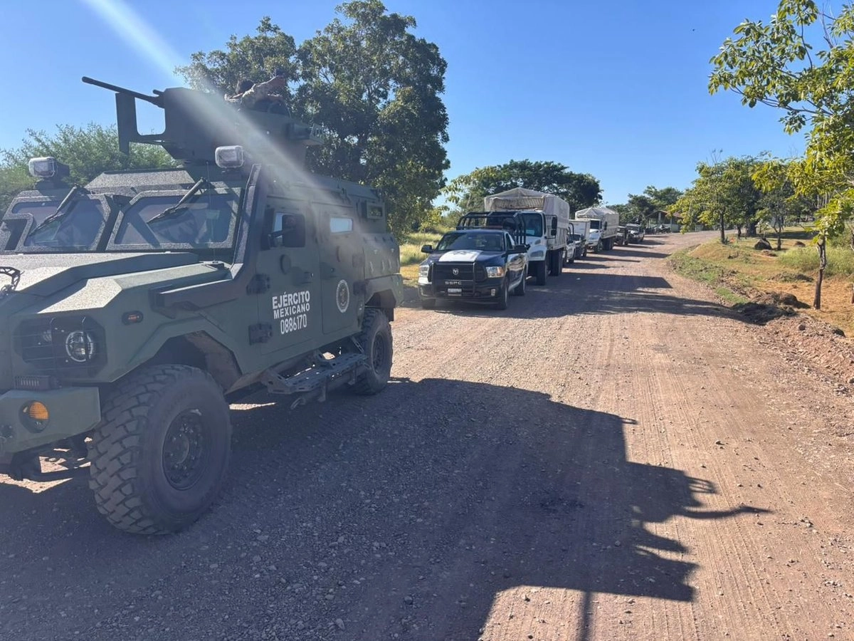 Fuerzas federales acompañan a las rutas de transporte de Segalmex para resguardar su trayecto. Foto