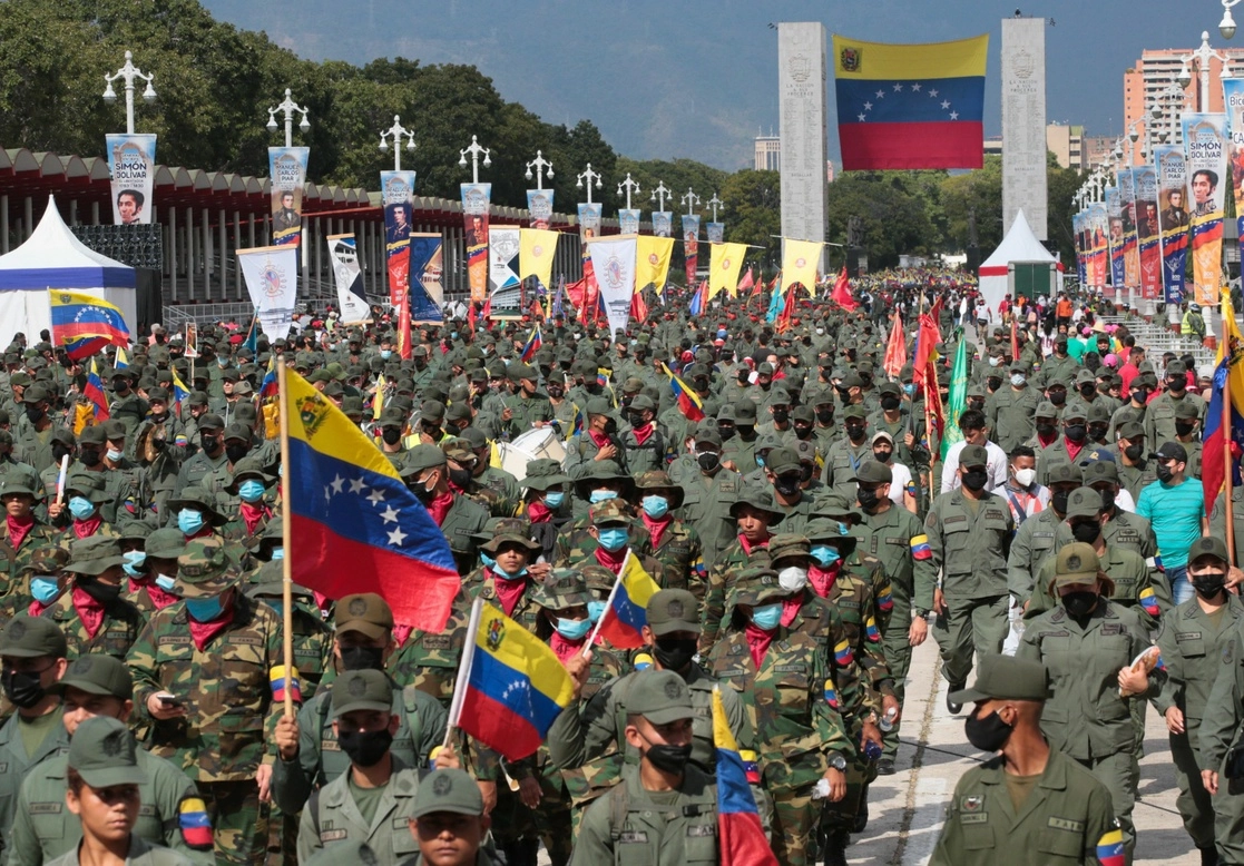 Militares venezolanos conmemoran el 30 aniversario del intento de golpe de Estado de Hugo Chávez contra el gobierno del ex presidente Carlos Andrés Pérez. Foto Afp 