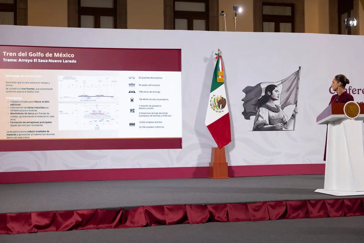 En el día del ferrocarrilero, desde Nuevo Laredo, Tamaulipas, autoridades federales dieron el banderazo de salida a la construcción del tramo Arroyo El Sauz a Nuevo Laredo del Tren del Golfo de México, una zona de mucha actividad económica entre el sur de Saltillo, el norte de Monterrey y la conexión de Nuevo Laredo. 