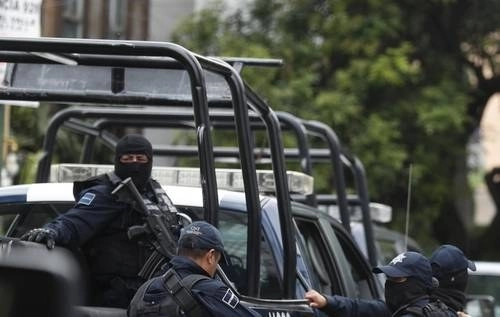 Policías del Estado de México. Foto Alfredo Domínguez / Archivo