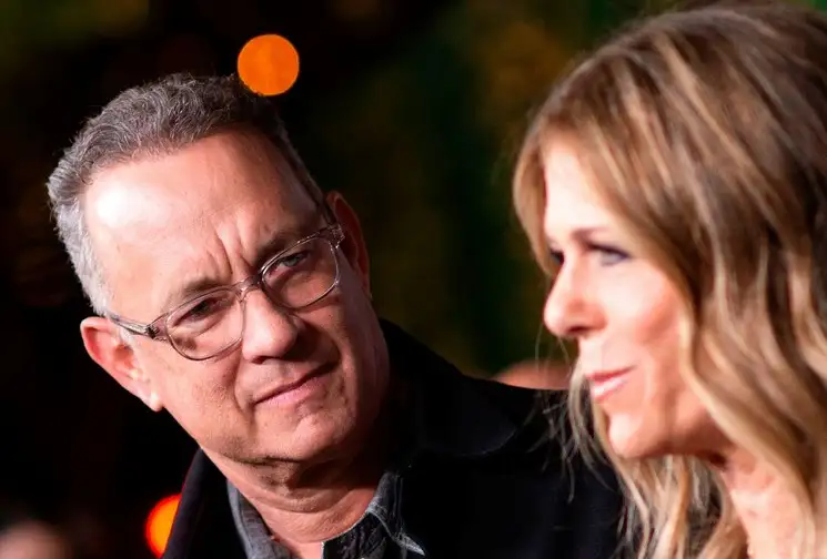 Tom Hanks fue dado de alta del hospital australiano donde estaba aislado desde que la semana pasada. Foto Afp 