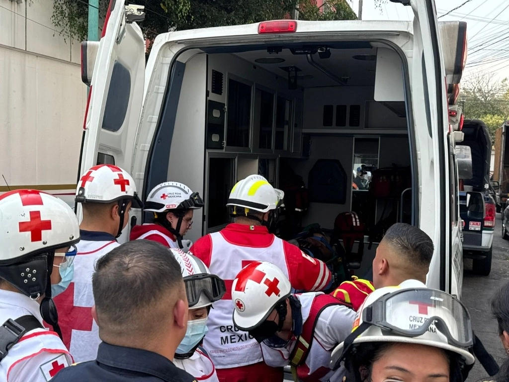 La secretaría de Salud capitalina informó que uno de los cuatro heridos en la L7 del metro ya fue dado de alta. Foto Alfredo Domínguez