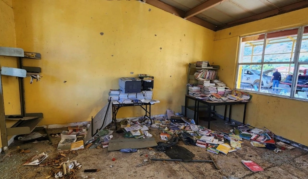 Vista al interior de una vivienda en Guerrero, tras un ataque de la Familia Michoacana, en Tlacotepec. Foto Cuartoscuro / archivo 
