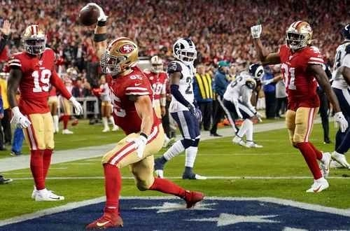 El reporte de los 72 jugadores contagiados llega cuando la NFL y el sindicato siguen negociando los términos y condiciones de los entrenamientos de pretemporada y los partidos de exhibición. Foto Afp / Archivo