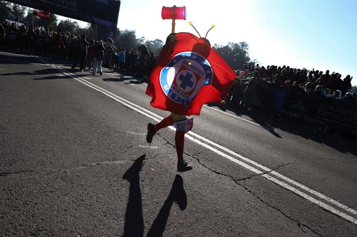 Los cuatro elementos del cuerpo de seguridad de la UNAM quedaron detenidos en prisión preventiva por su probable responsabilidad en el homicidio de un aficionado al Cruz Azul en el estacionamiento del Estadio Olímpico de CU. Foto 