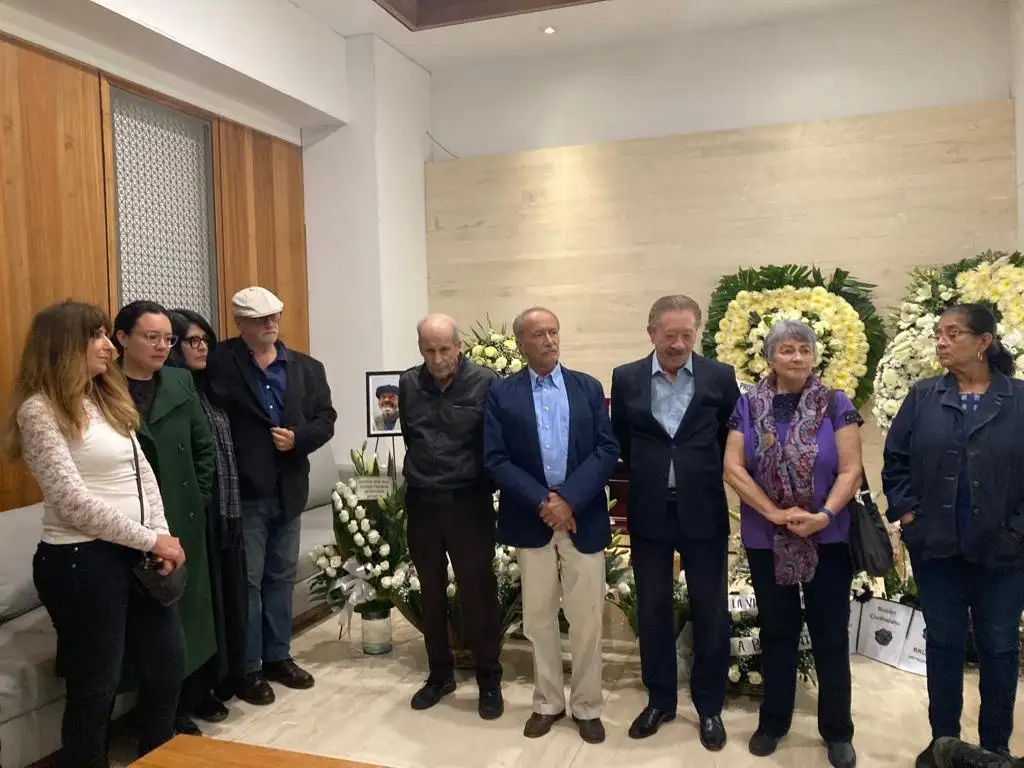 A la ceremonia luctuosa del intelectual de origen cubano acudieron, entre otras personas, su compañera sentimental Mónica Martínez, y sus camaradas de la Red de Intelectuales y Artistas en Defensa de la Humanidad (REDH). Foto La Jornada.