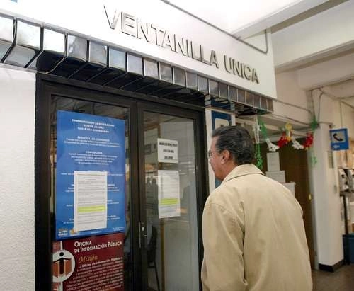 El lunes ya no abrirán las ventanillas de la Tesorería ni las oficinas de trámites del gobierno capitalino. Foto La Jornada