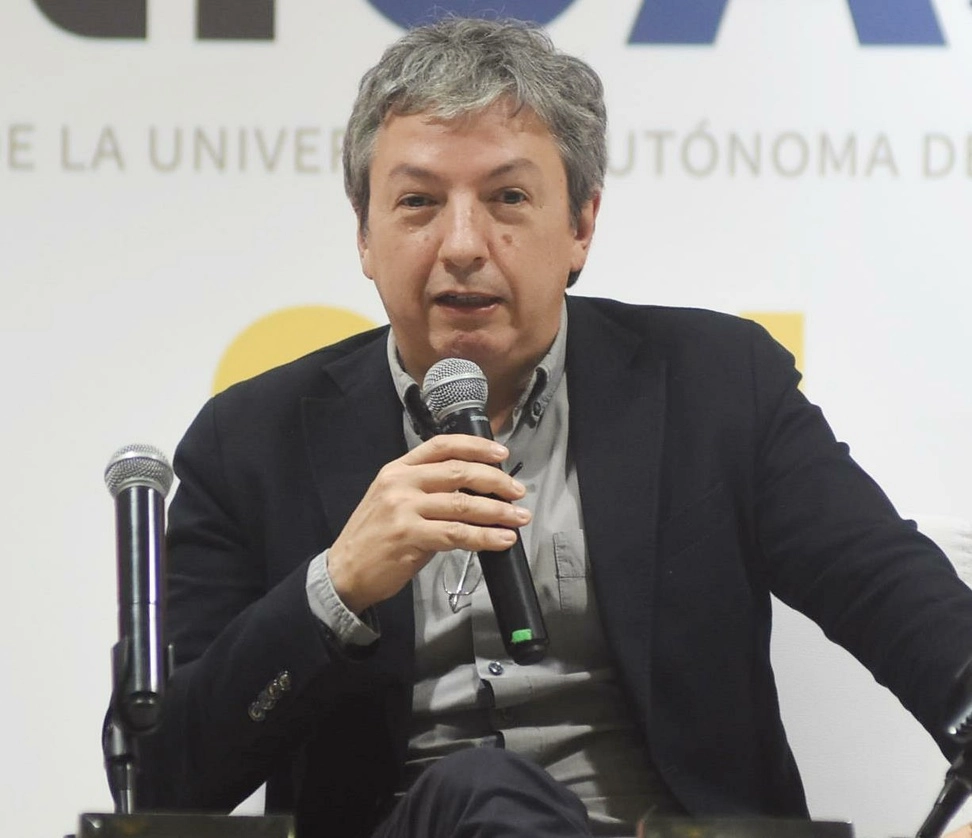 El escritor David Toscana ganó el Premio Mazatlán de Literatura que se entrega en el marco de las celebraciones del Carnaval. Foto Irene Sánchez