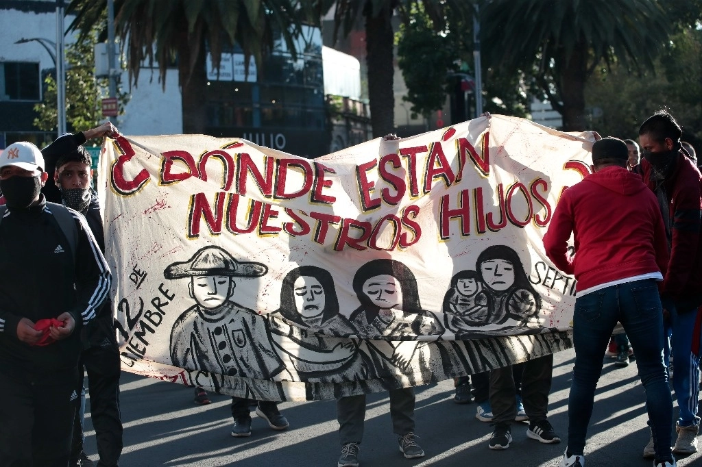 En la base de datos de desaparecidos y no localizados hay 113 mil 317 personas, dijo la titular de Gobernación durante la mañanera de ayer. Foto Luis Castillo