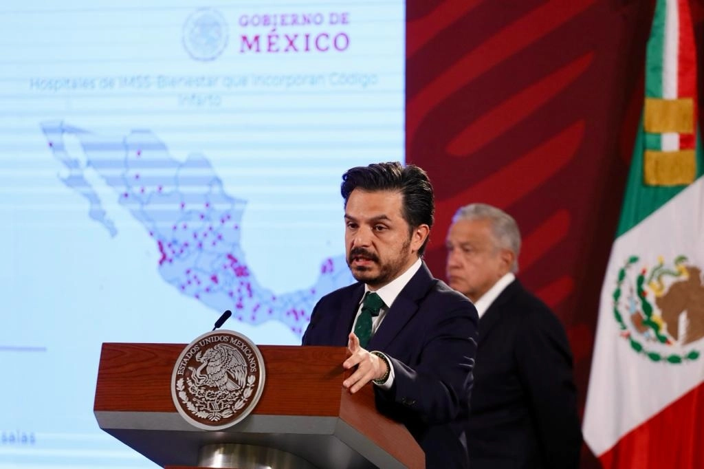 El director general del Instituto Mexicano del Seguro Social, Zoé Robledo, durante la conferencia de prensa matutina de Palacio Nacional. Foto Roberto García Ortiz
