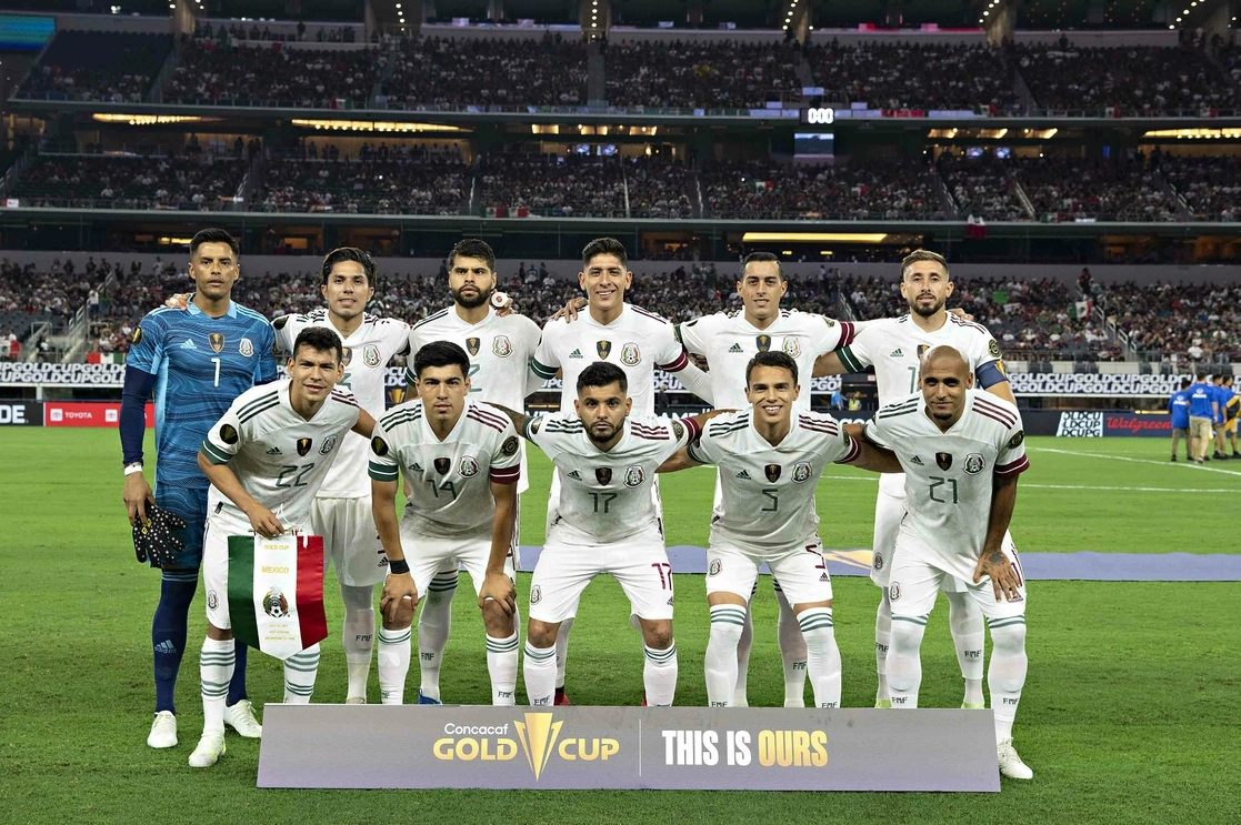 La selección mexicana de futbol podría ser castigada por reincidir en el grito homofóbico de las tribunas durante su último partido contra Trinidad y Tobago, ayer. Foto tomada del Twitter de @FMF