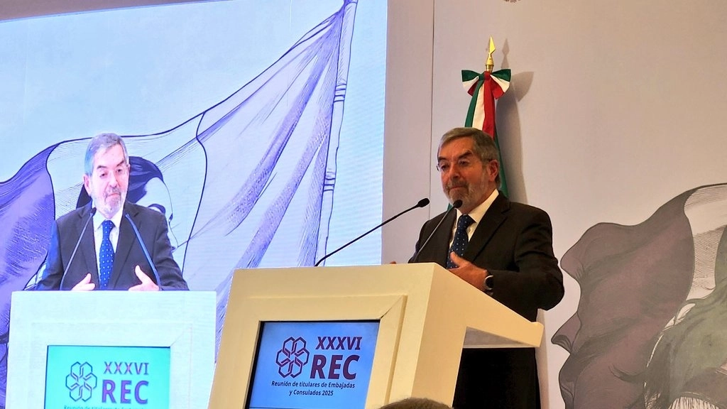 El canciller Juan Ramón de la Fuente, durante la inauguración de la 36 Reunión de Embajadores y Cónsules. Imagen tomada de https://x.com/carlos_glezgtez