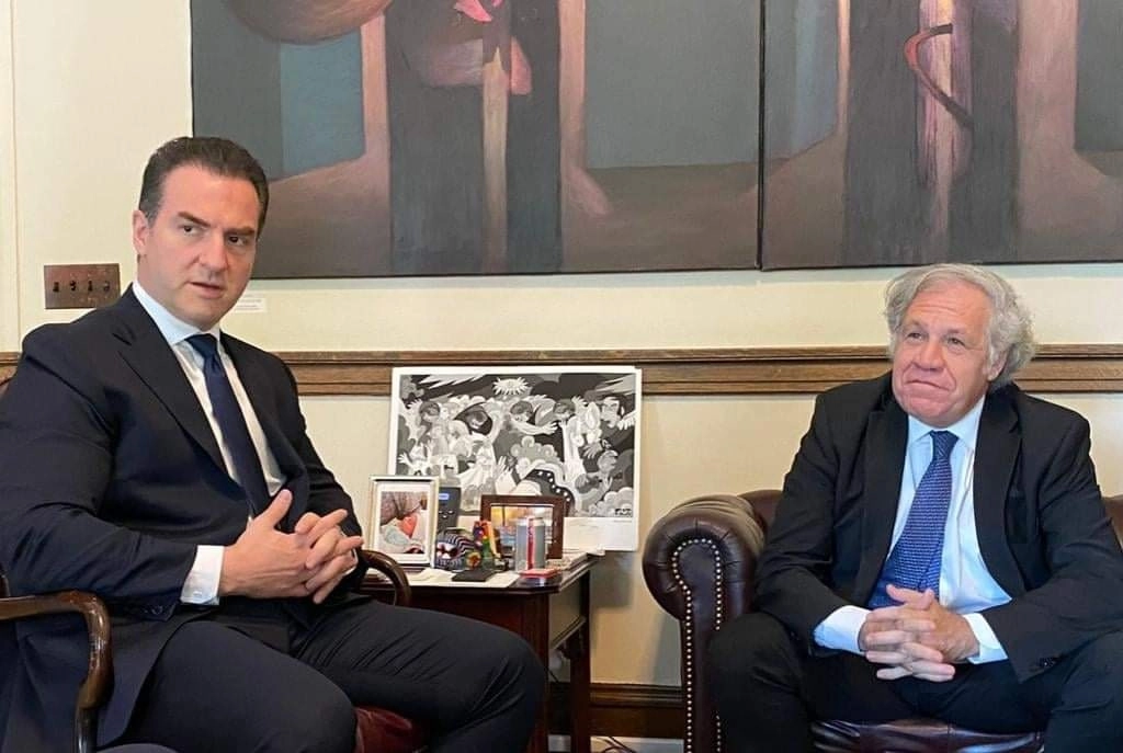 Adrián de la Garza sostuvo un entrevista con Luis Almagro, Secretario General de la Organización de Estados Americanos. Foto La Jornada