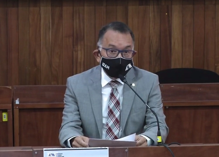 El doctor José Antonio De los Reyes Heredia durante su toma de posesión como rector general de la UAM. Fotograma tomado del video publicado en redes sociales de la UAM