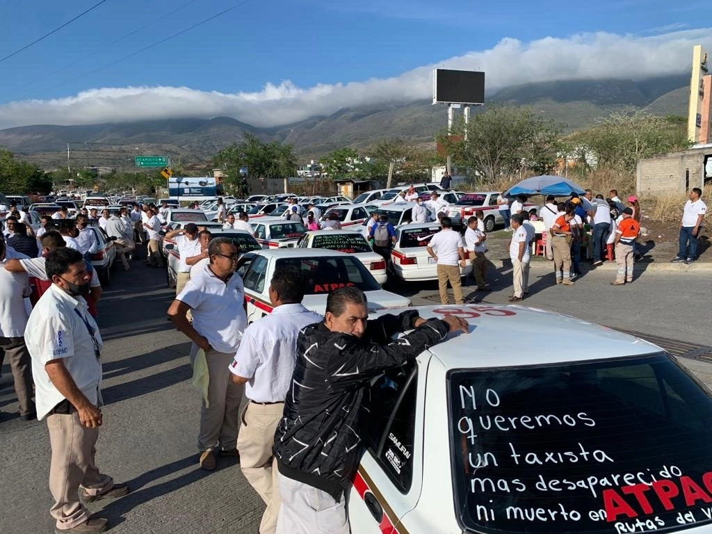 El pasado 13 de mayo, transportistas y comerciantes efectuaron bloqueos simultáneos en puntos distintos de este puerto. Foto Sergio Ocampo / archivo