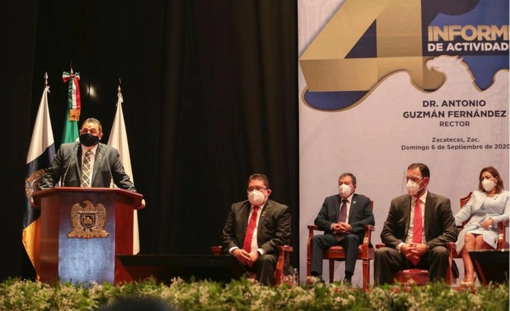 Antonio Guzmán Fernández durante su informe de actividades. Foto La Jornada