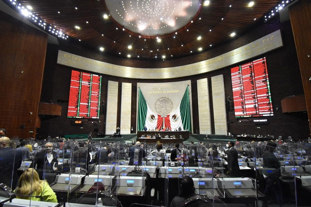 En la sesión de ayer en el Salón de Plenos de San Lázaro. Foto cortesía Cámara de Diputados 