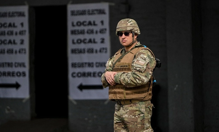 Un soldado en Chile. Foto Afp